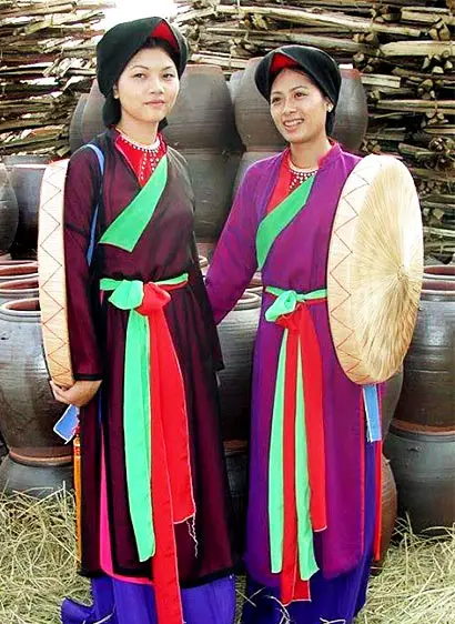 All about Vietnamese Clothing